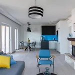 Bella Vista - *